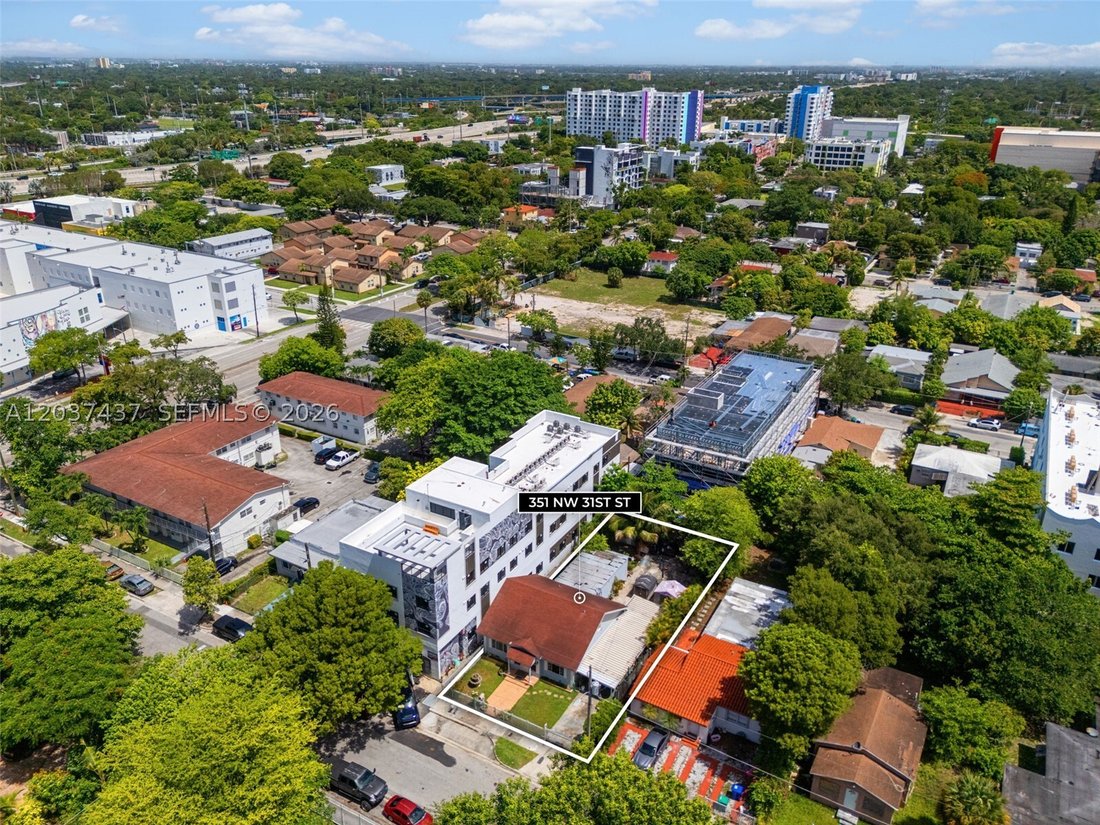 House in Miami, Florida, United States 1 - 18231843
