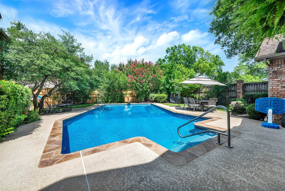House in Bedford, Texas, United States 1 - 18460165