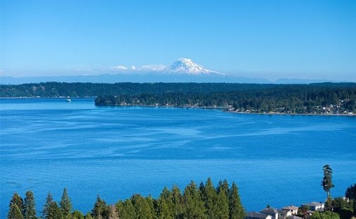 House in Port Orchard, Washington, United States 1