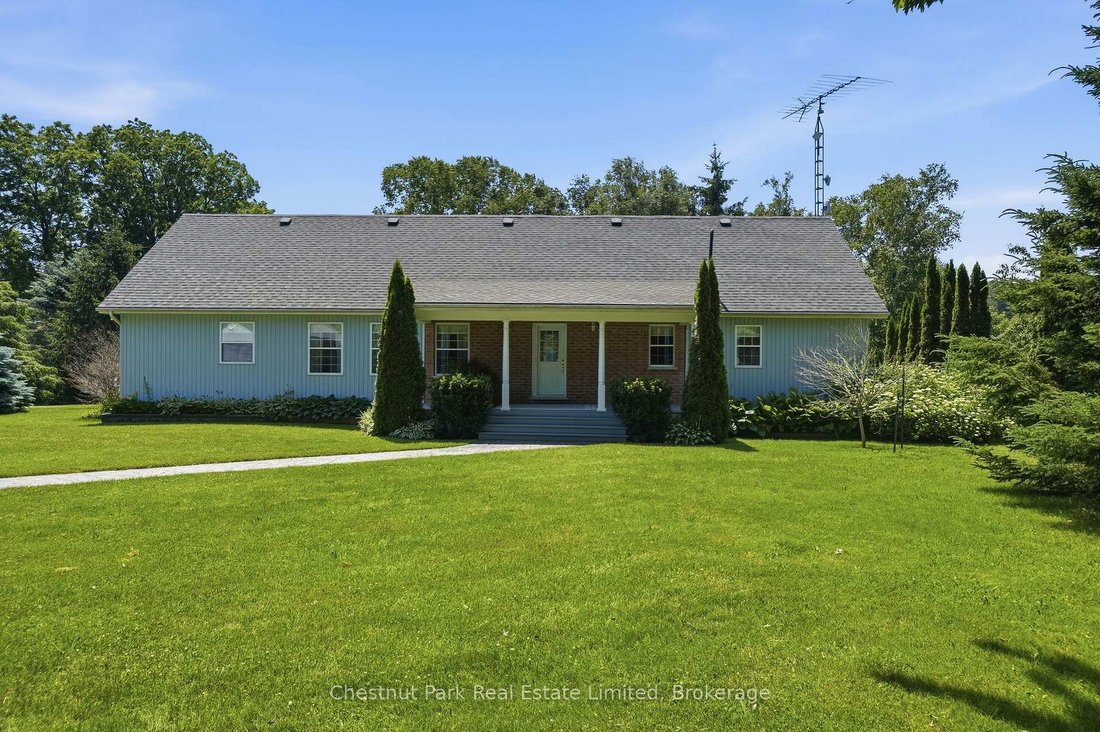 House in Prince Edward, Ontario, Canada 5 - 18371452