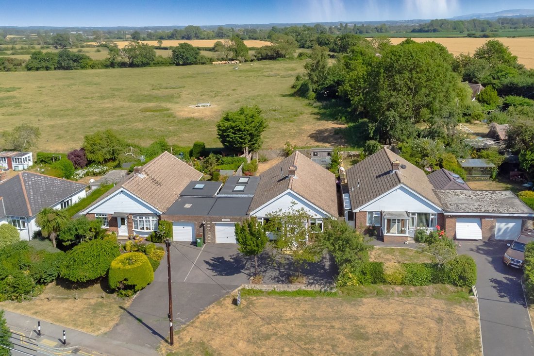 Bungalow in Ringmer, England 1 - 18470797