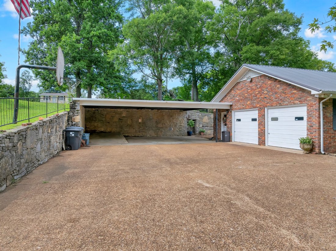 House in Columbia, Tennessee, United States 4 - 18459710