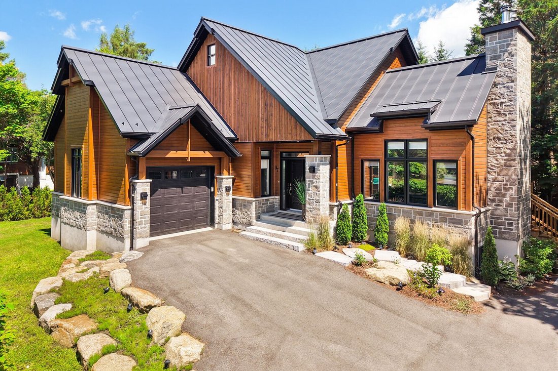 House in Saint-Sauveur, Quebec, Canada 1 - 18470997