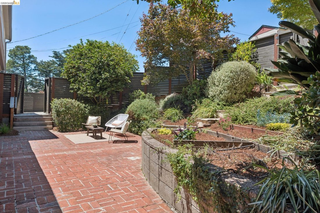House in Oakland, California, United States 4 - 18458835