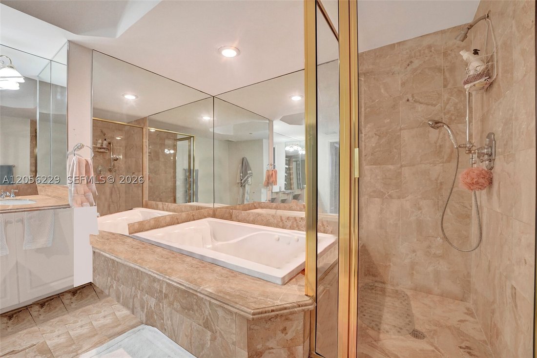 Condo in Bal Harbour, Florida, United States 5 - 18470378