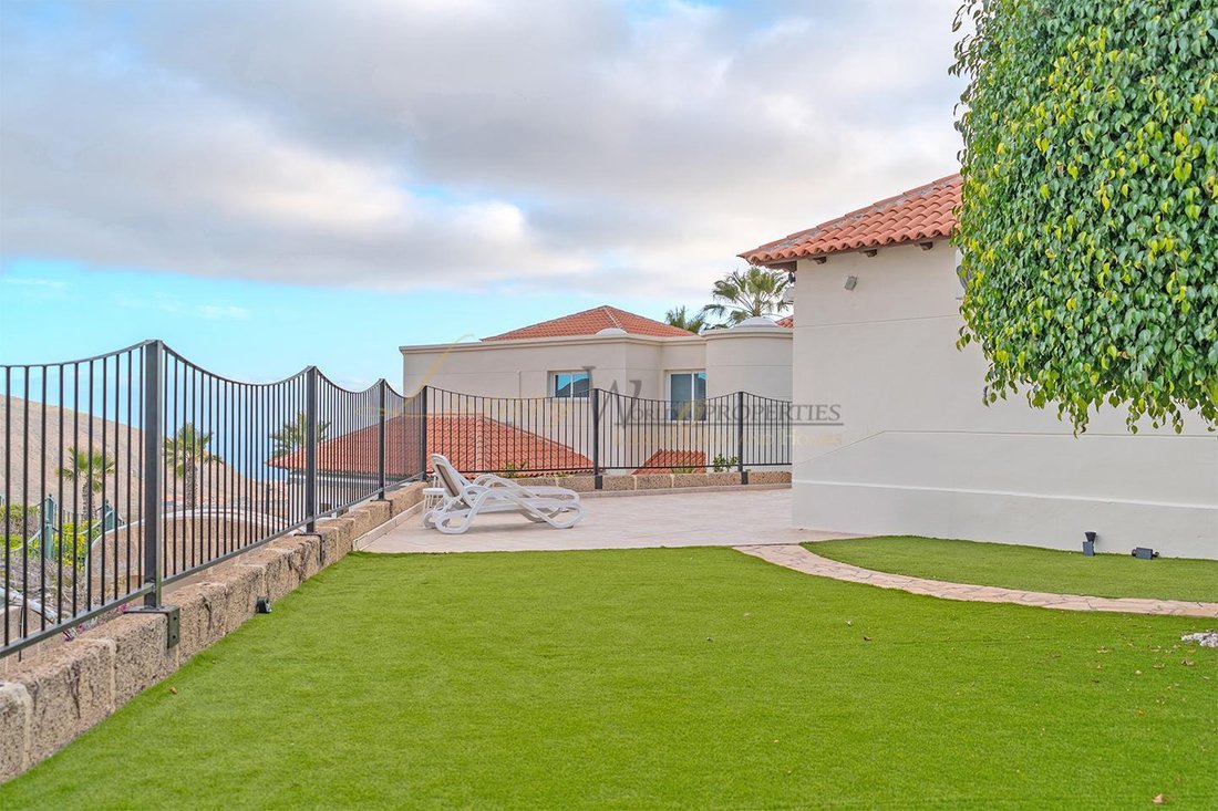Villa in Arona, Canary Islands, Spain 2 - 18456004