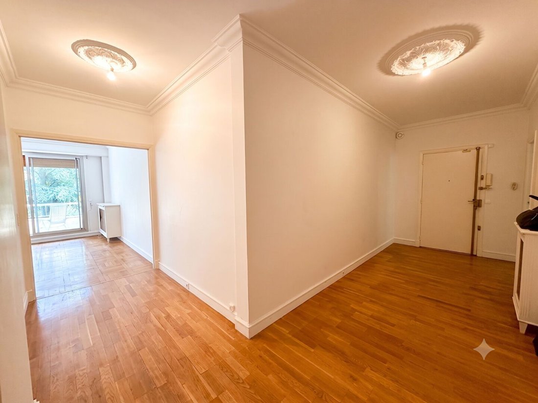 Apartment in Sud, Le Mesnil-le-Roi, France 4 - 18468113