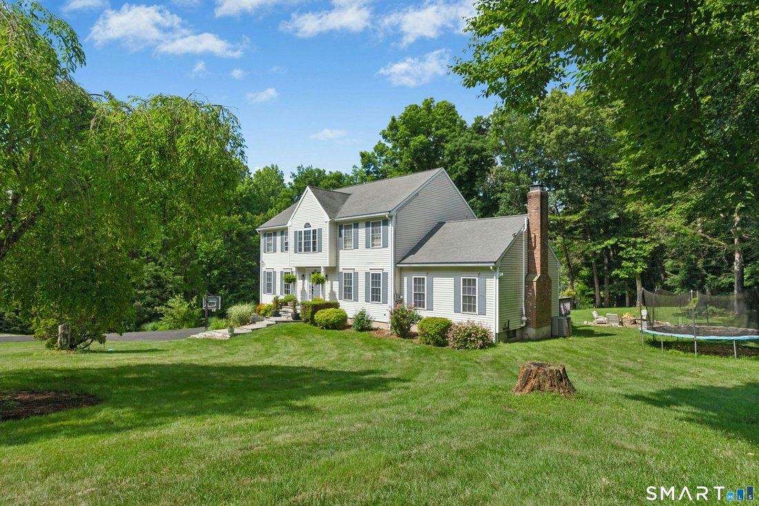 Southbury, Connecticut, United States 5 - 18460484
