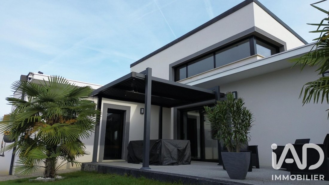 House in Limoges-Fourches, Ile-de-France, France 2 - 18452837