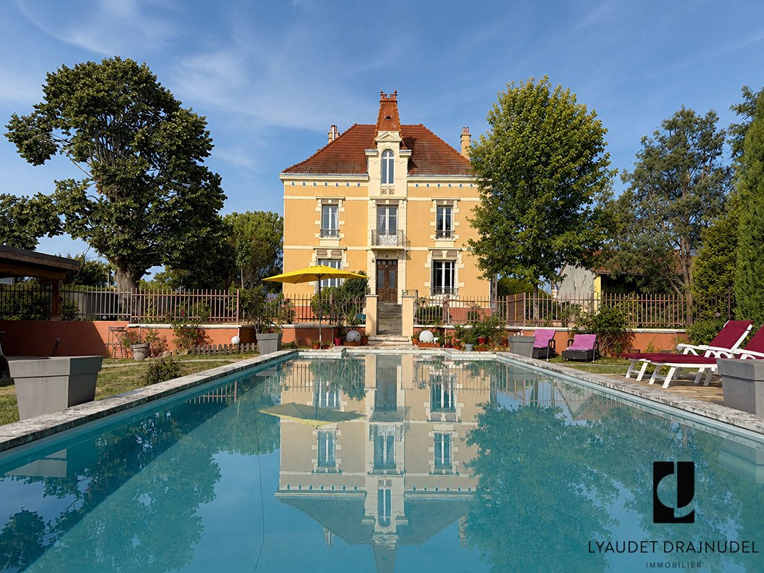 Villa in Briennon, Auvergne-Rhône-Alpes, France 1 - 17062088