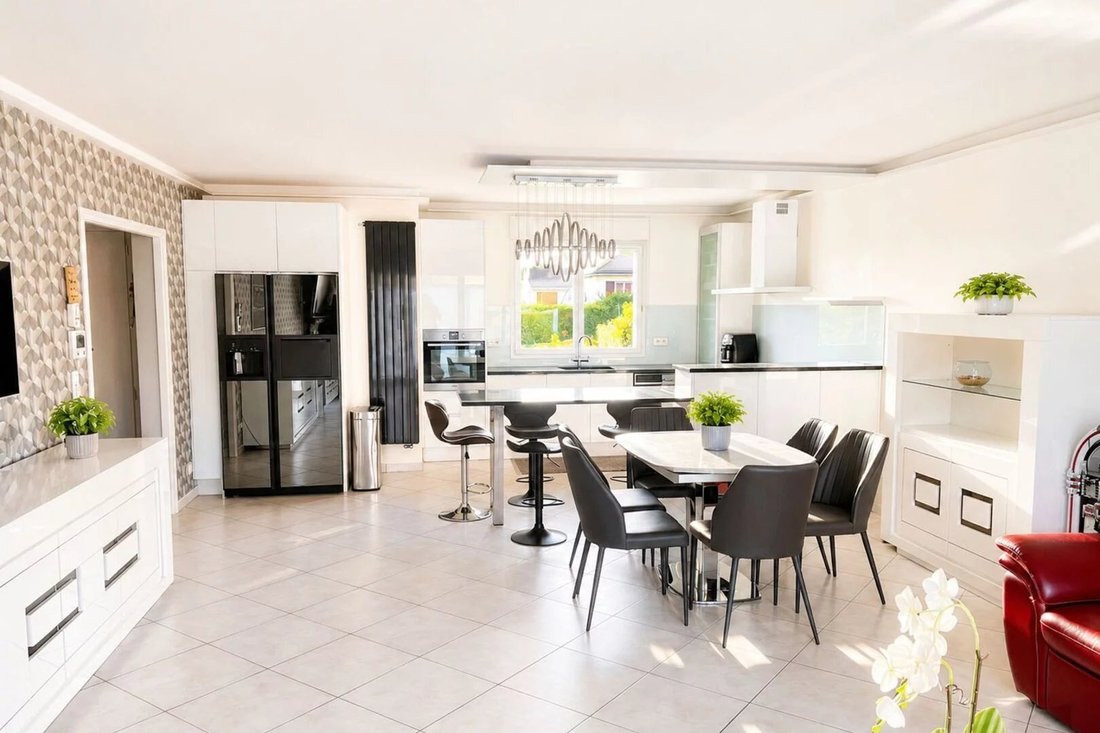 House in Sucy-en-Brie, Ile-de-France, France 3 - 18457527