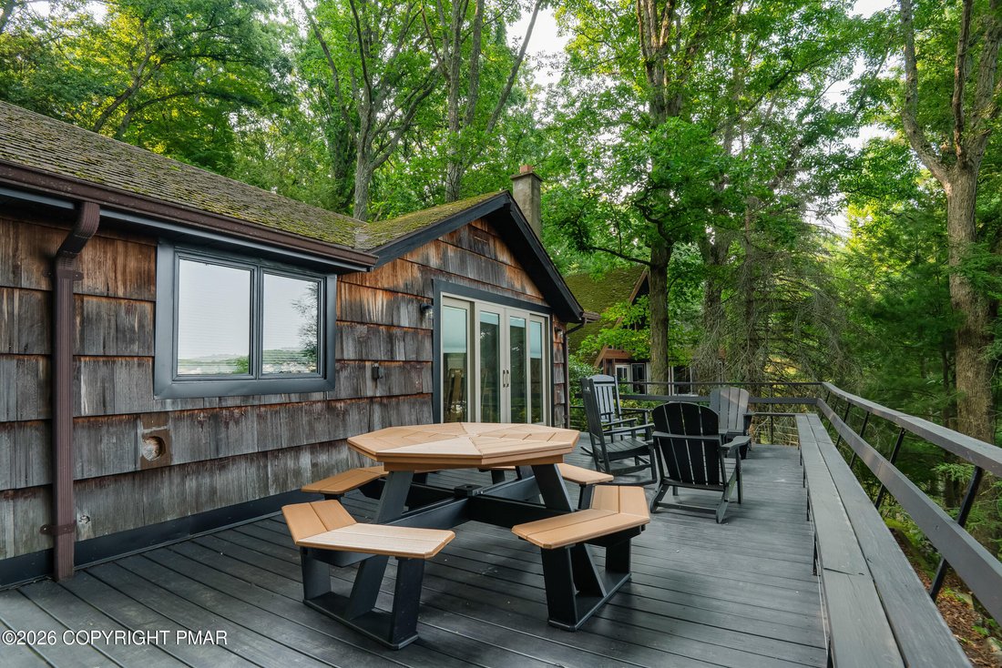 House in Hemlock Farms, Pennsylvania, United States 4 - 18460116
