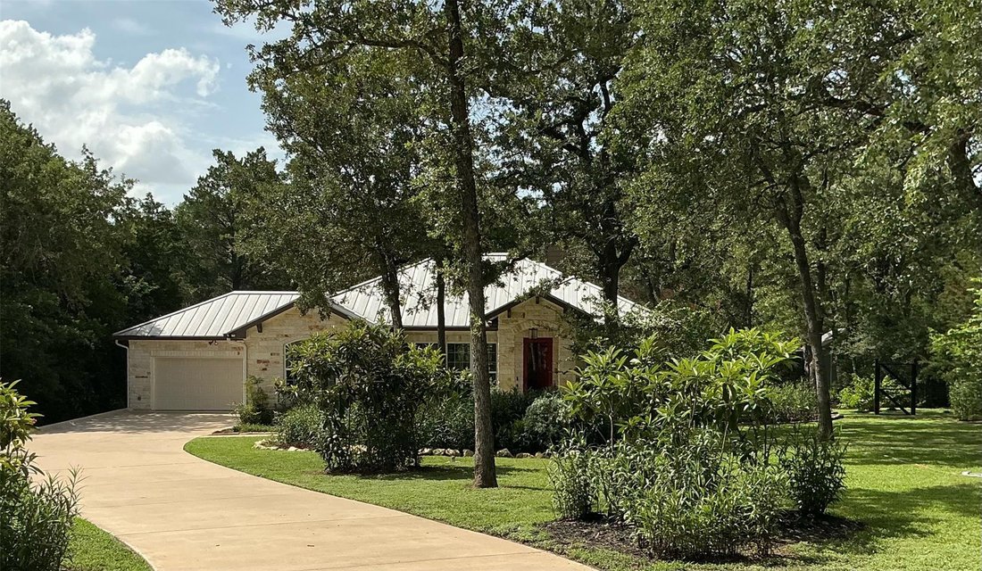 House in Elgin, Texas, United States 3 - 18466080