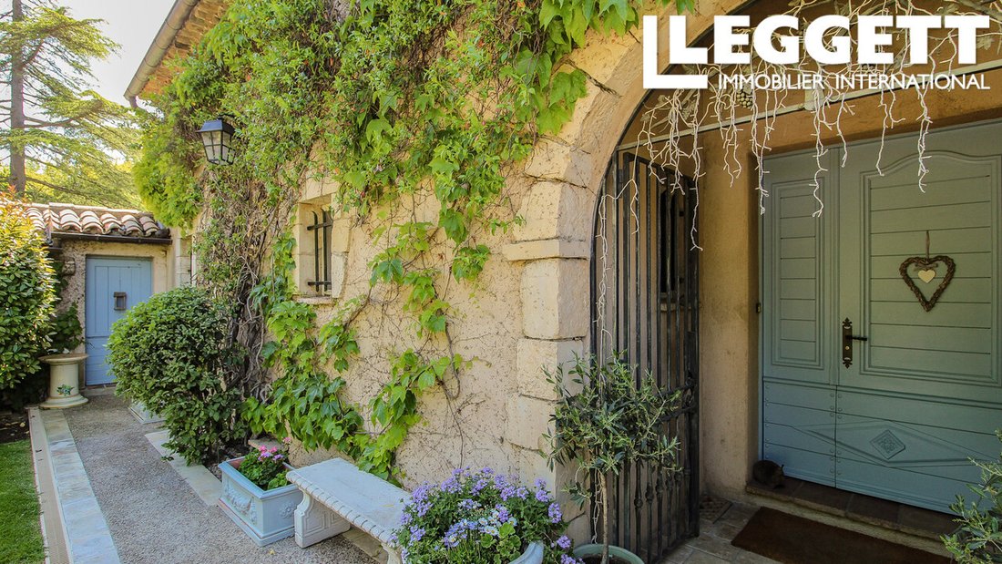 Villa in Châteauneuf-Grasse, Provence-Alpes-Côte d'Azur, France 3 - 18469656