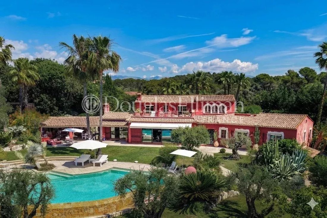 Villa in Mougins, Provence-Alpes-Côte d'Azur, France 1 - 18457454