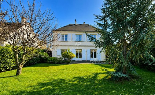 House in Basses Roches, Conflans-Sainte-Honorine, France 1