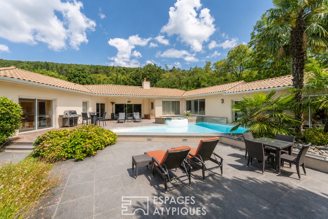 Villa in Limonest, Auvergne-Rhône-Alpes, France 1 - 18457769