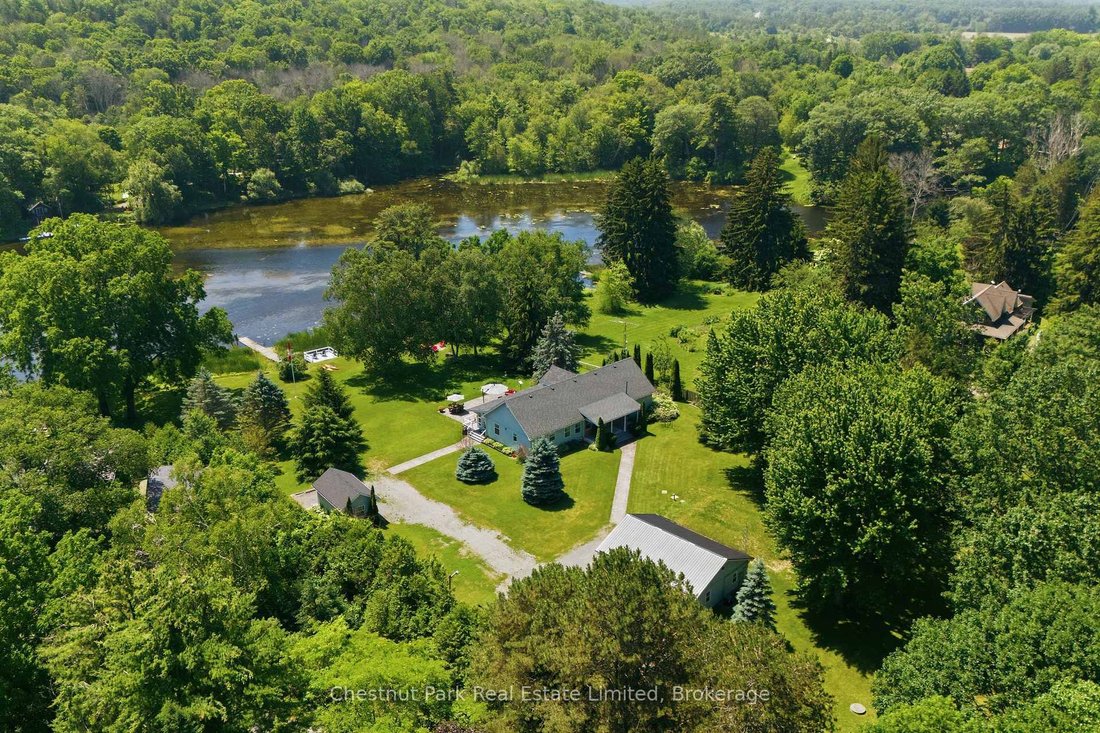 House in Prince Edward, Ontario, Canada 3 - 18371452