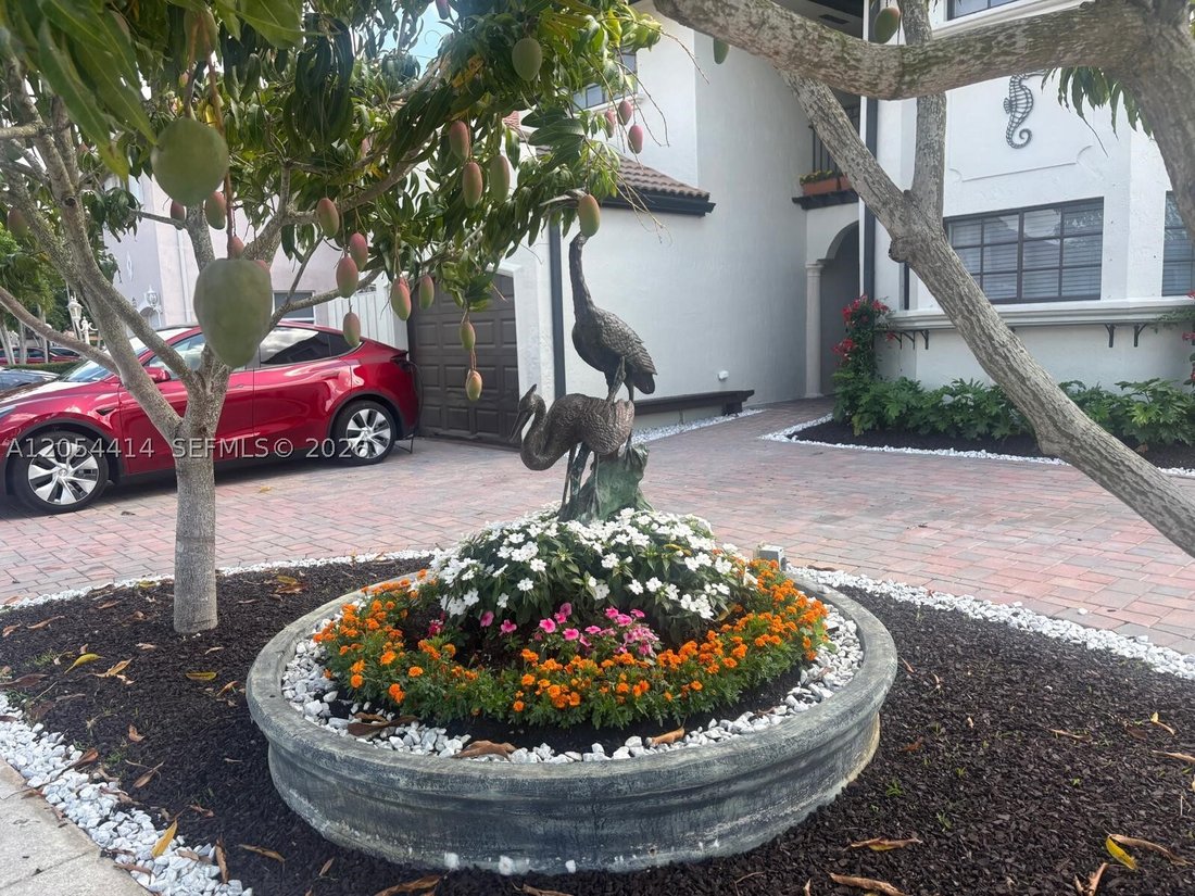 House in Miami, Florida, United States 2 - 18465796