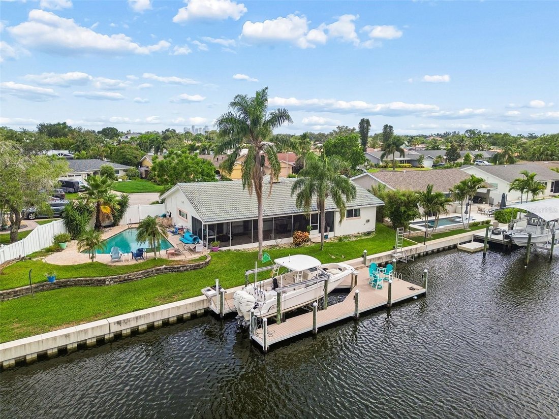 House in St. Petersburg, Florida, United States 1 - 18458757