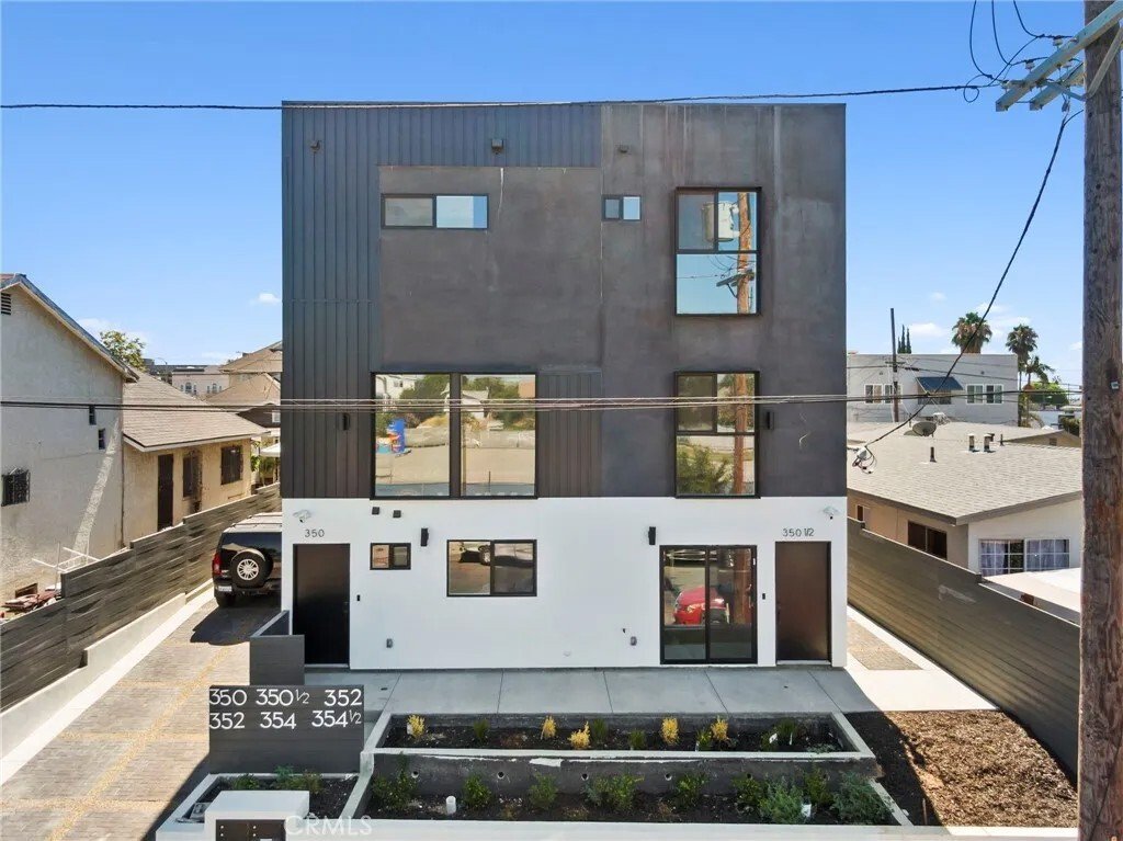 Los Angeles, California, United States 2 - 18466574