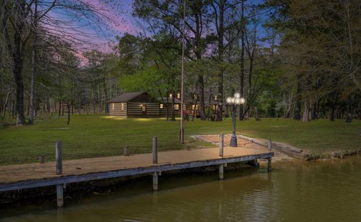 House in Shelby, Alabama, United States 1