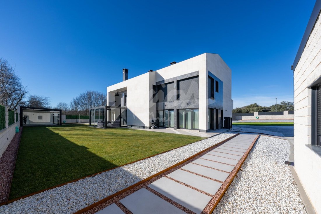 Villa in Colmenarejo, Comunidad de Madrid, Spain 2 - 18358154