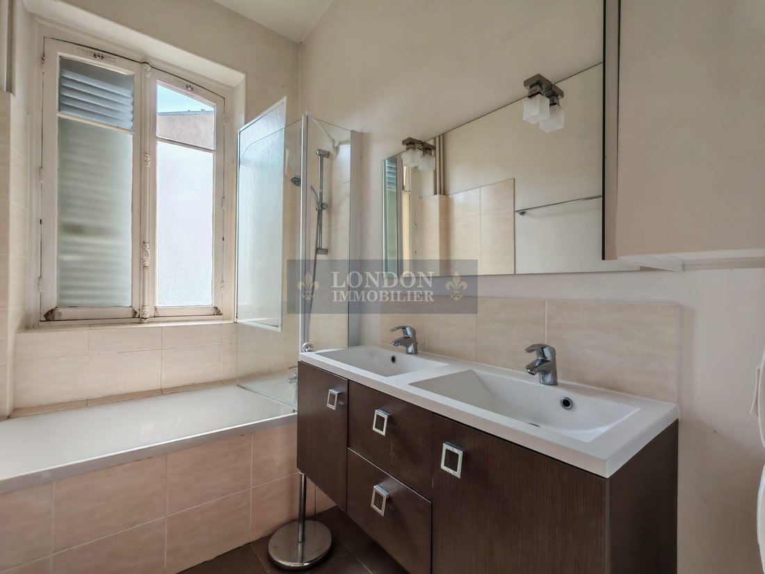 Apartment in Domaine National du Château, Versailles, France 3 - 18457014