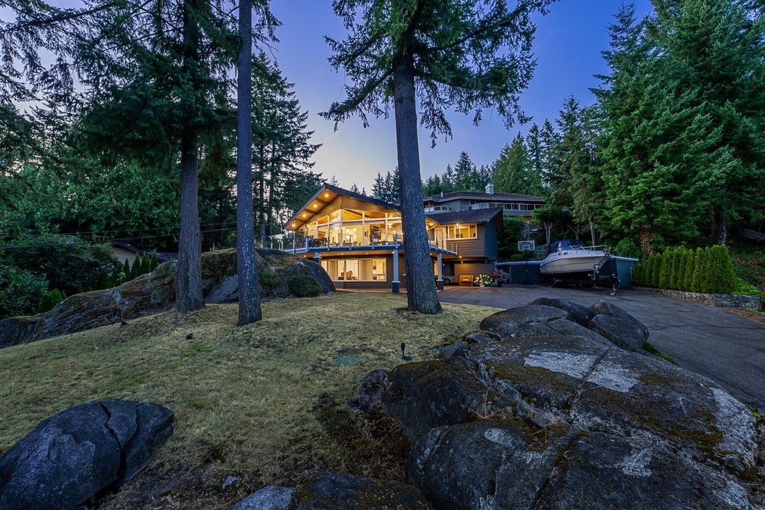 House in West Vancouver, British Columbia, Canada 4 - 18457230