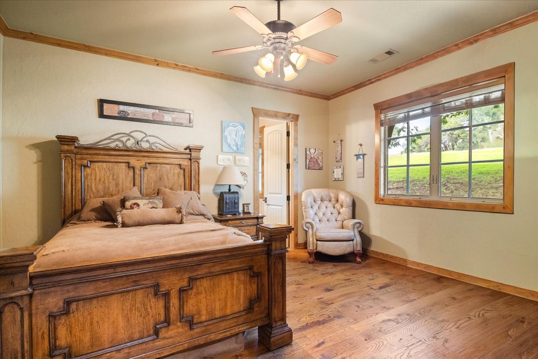 House in Granbury, Texas, United States 4 - 18466445