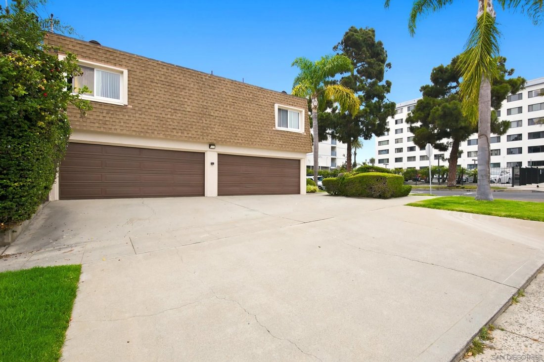 Oceanside, California, United States 2 - 18468586