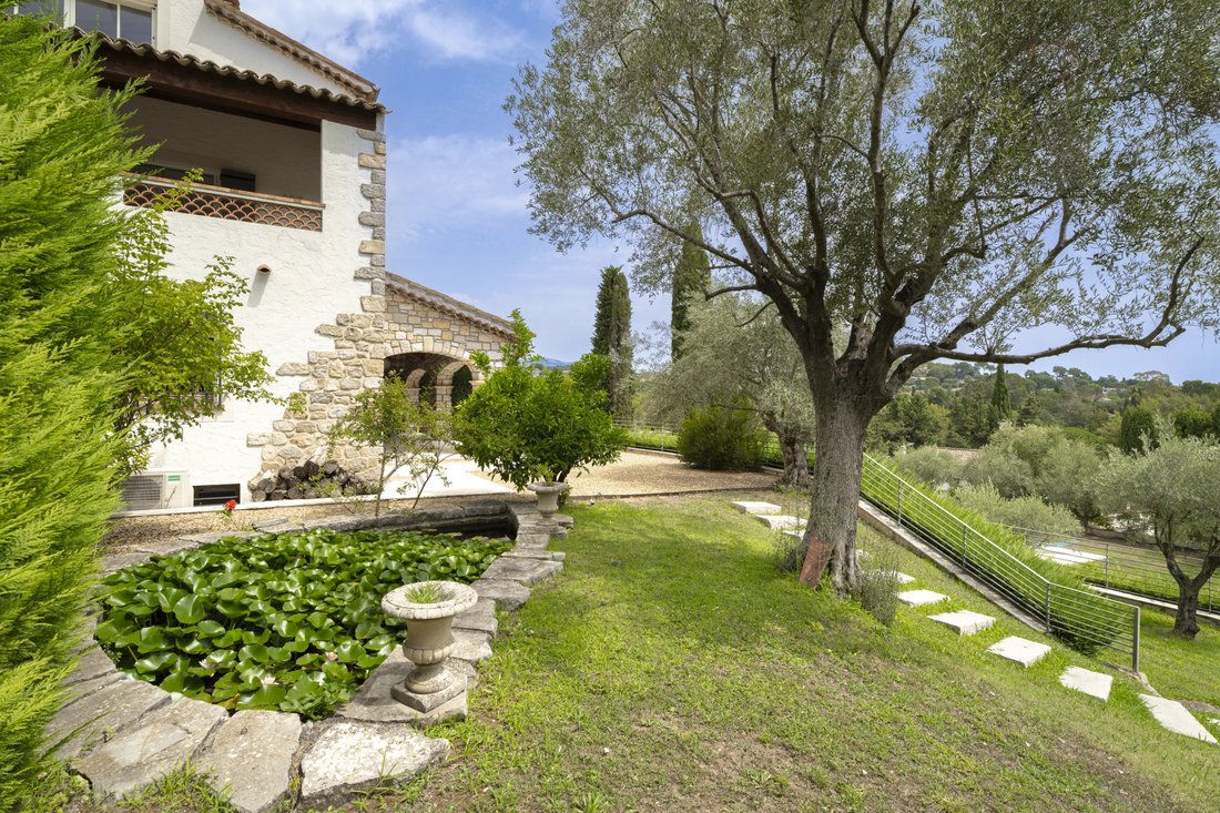 Villa in Mougins, Provence-Alpes-Côte d'Azur, France 3 - 18457546