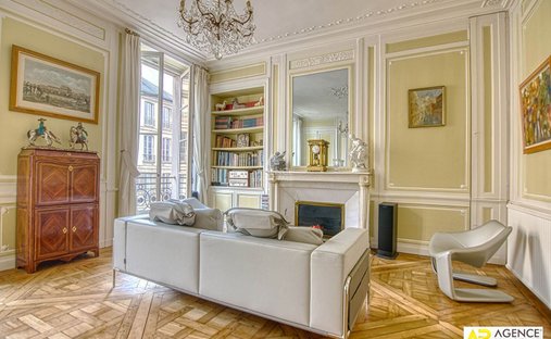 Apartment in Domaine National du Château, Versailles, France 1