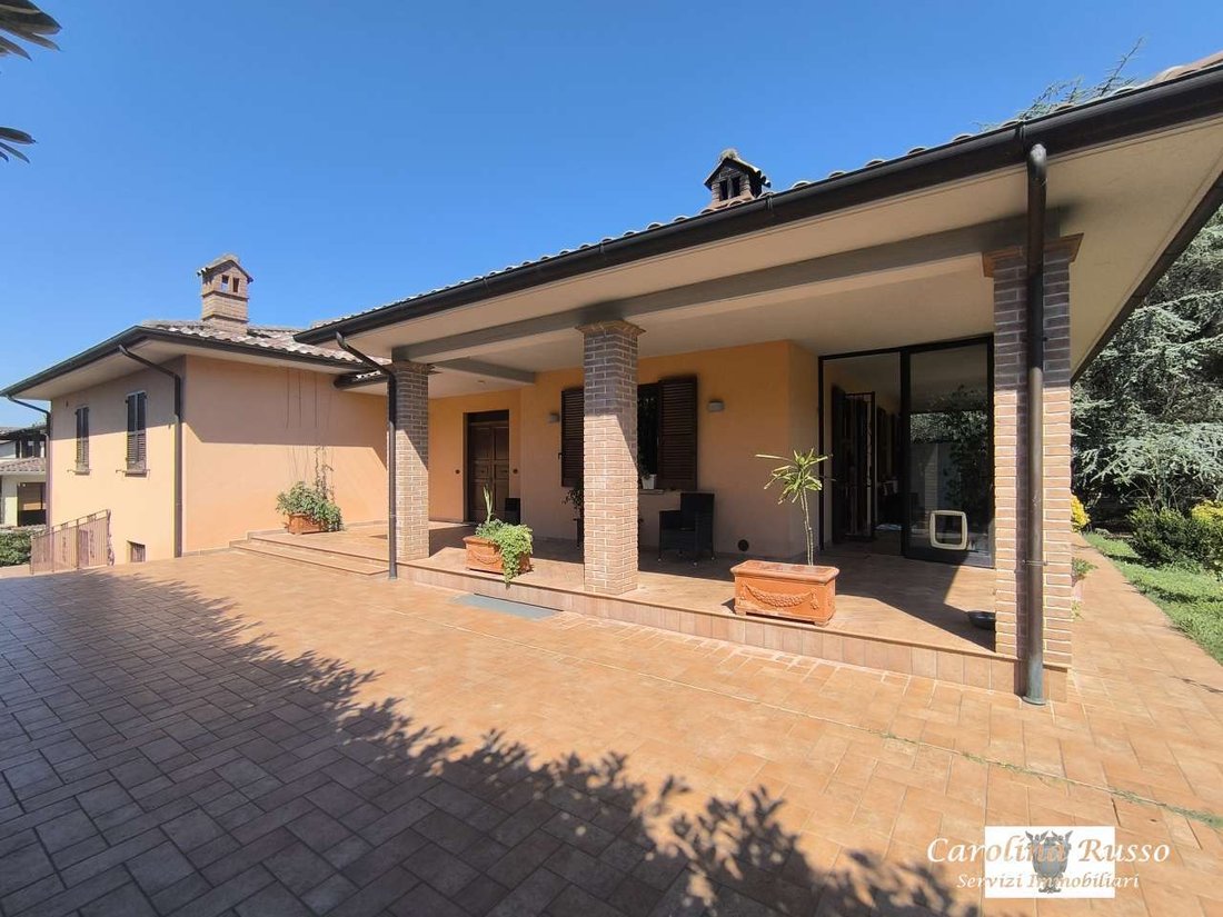 Villa in Spello, Umbria, Italy 3 - 18465686