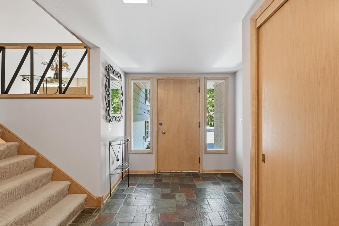 House in Elm Grove, Wisconsin, United States 3 - 18469201