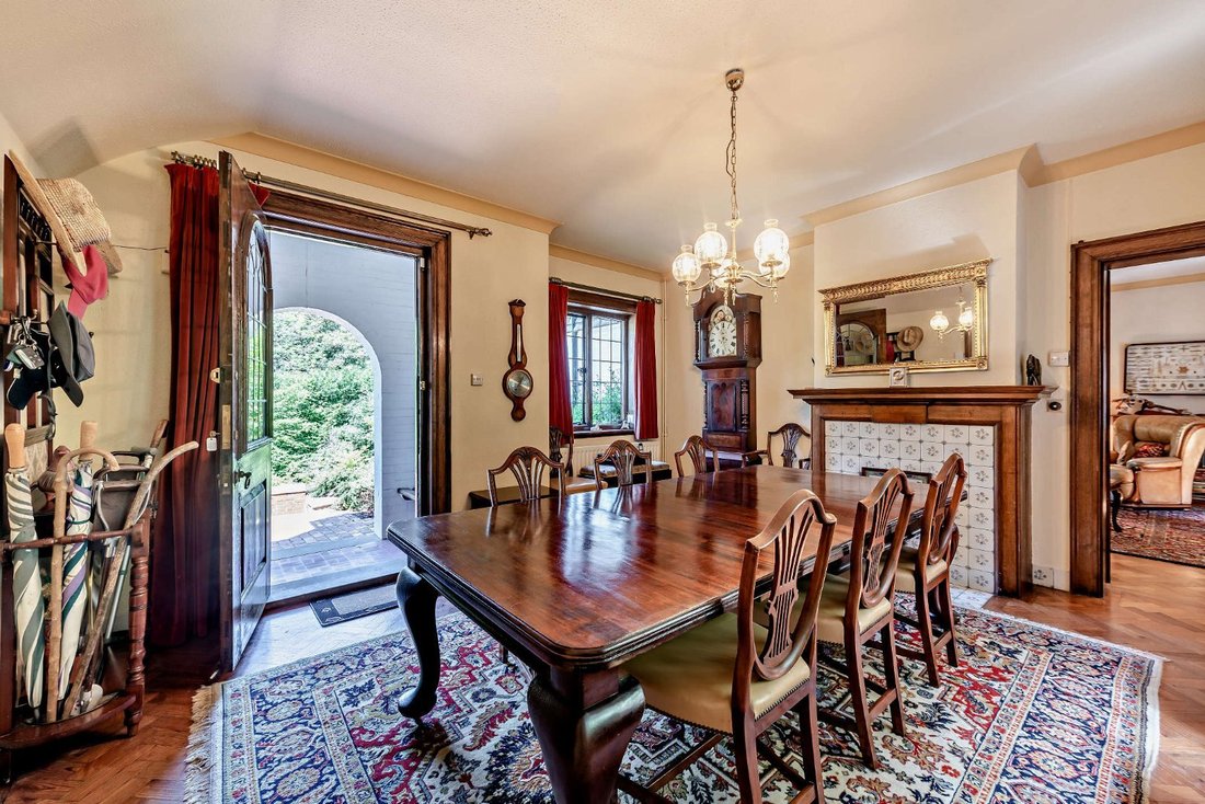 House in Beacon Hill, England 5 - 18456027