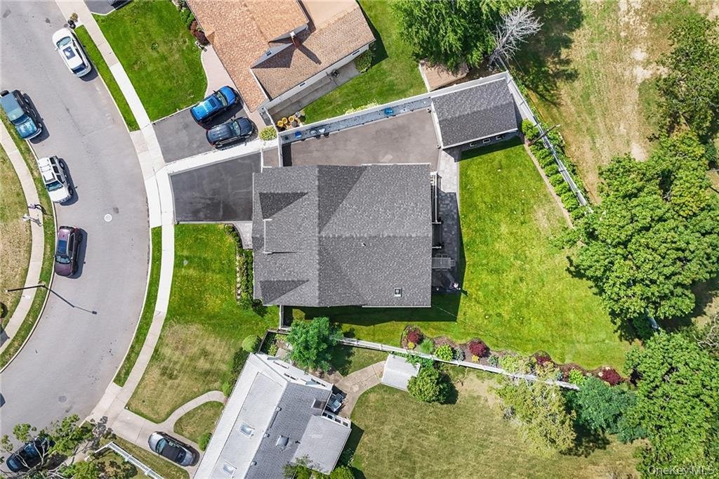 House in Bethpage, New York, United States 5 - 18470450