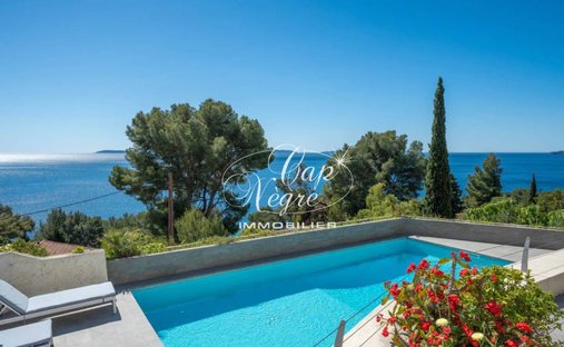 Villa in Le Lavandou, Provence-Alpes-Côte d'Azur, France 1