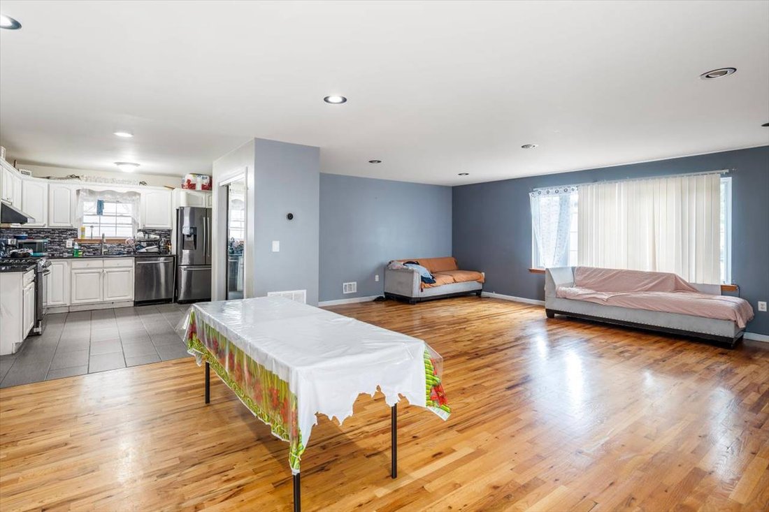 Apartment in Hillside, New Jersey, United States 5 - 18468948
