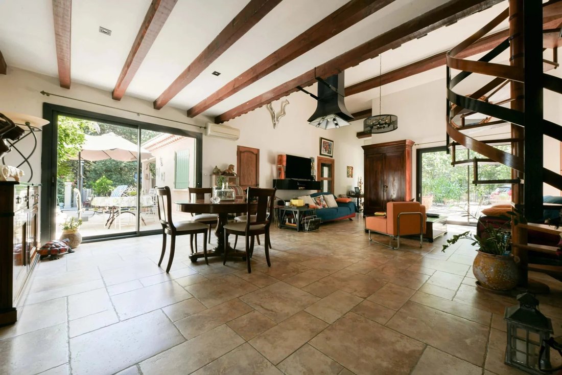 Estate in Uzès, Occitania, France 4 - 18457184