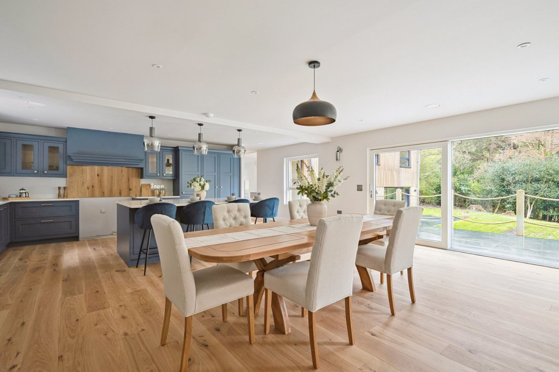 House in Hindhead, Grayshott, England 4 - 18456008