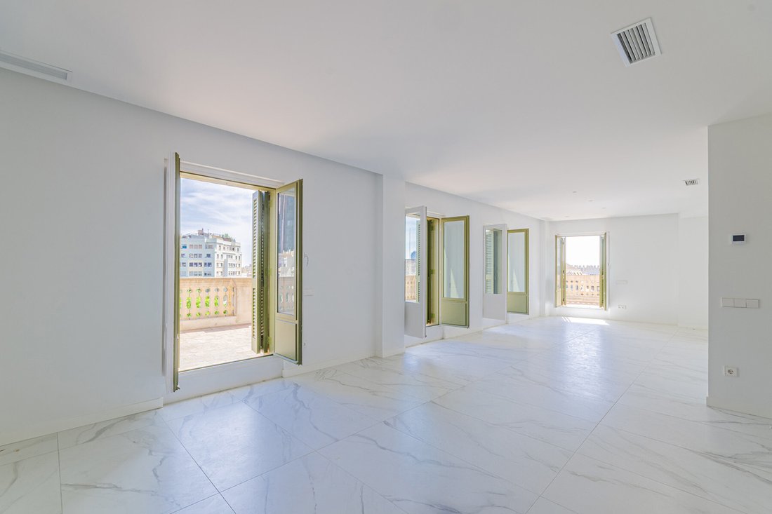 Apartment in Eixample, Barcelona, Spain 2 - 18472432