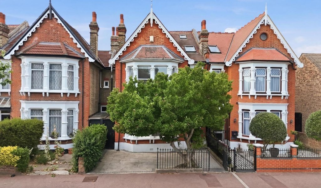 House in Cranbrook, Ilford, England 1 - 18455570