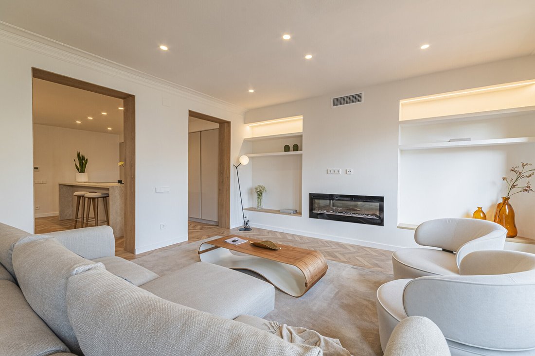 Apartment in Eixample, Barcelona, Spain 2 - 18472211