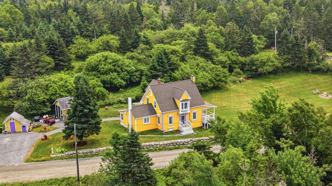House in Lunenburg, Nova Scotia, Canada 3 - 18459976