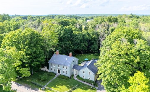 House in Chester, New Hampshire, United States 1