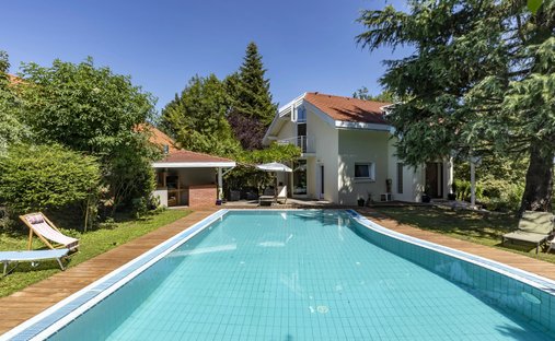 House in Saint-Julien-en-Genevois, Auvergne-Rhône-Alpes, France 1