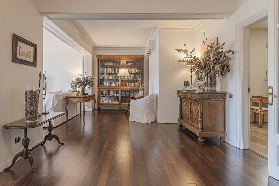 Apartment in Ciutat Vella, Barcelona, Spain 4 - 18471089
