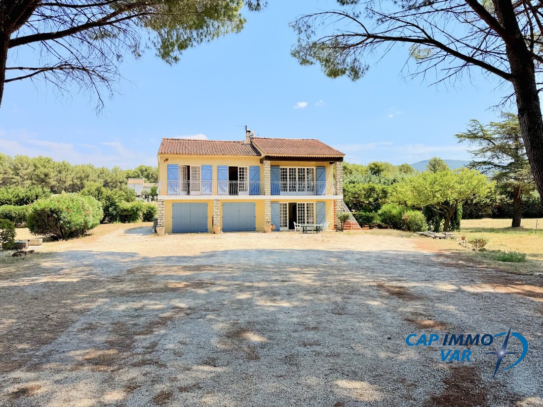 House in Centre Ville, Le Beausset, France 1 - 18465386