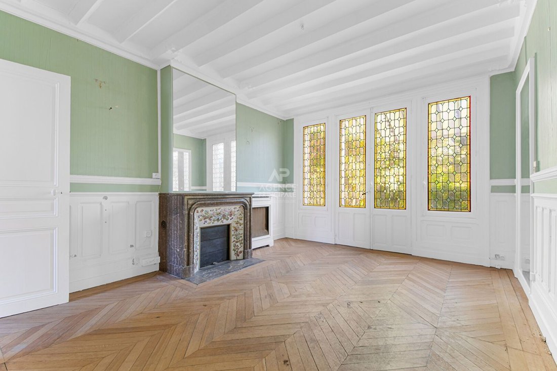 Apartment in Forêt, Saint-Germain-en-Laye, France 3 - 18456894